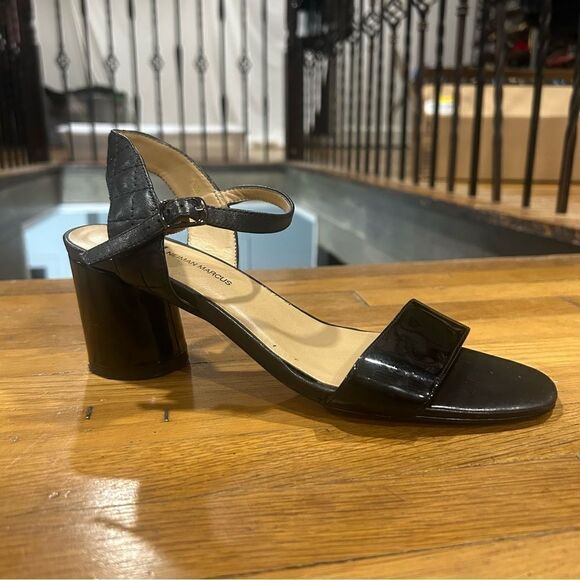 Neiman Marcus Vintage Quilted Patent Leather Cylinder Block Heel Sandal - Picture 3 of 9